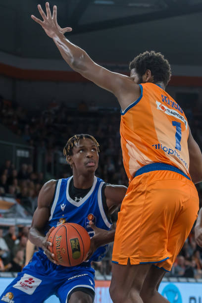 对葡萄牙U21破门，恩瓦内里是英格兰U21队史第4年轻进球者.