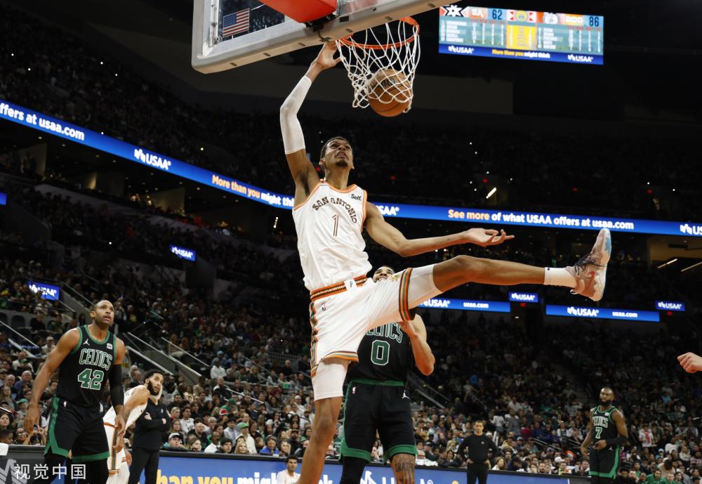 体育英超：阿森纳0-1莱斯特城 遭遇赛季主场首败