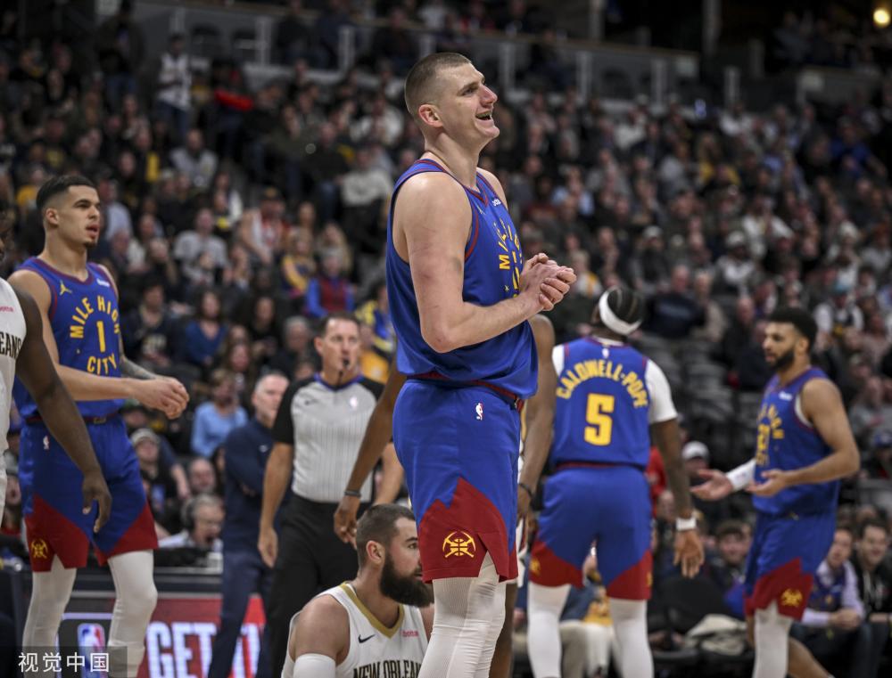 世体：巴萨比赛风格很直接且传球成功率高，就像一台运转良好的机器