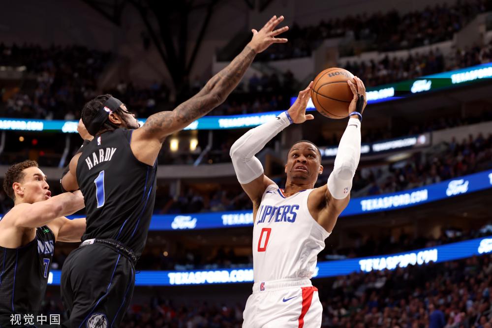 世体：巴萨比赛风格很直接且传球成功率高，就像一台运转良好的机器